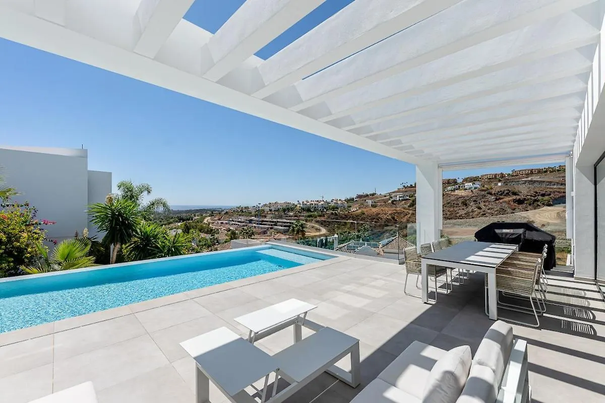 Luxury Holiday Villa With Heated Pool Open Sea Views Estepona
