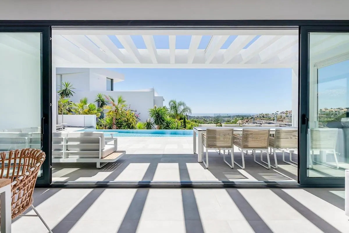 Luxury Holiday Villa With Heated Pool Open Sea Views Estepona