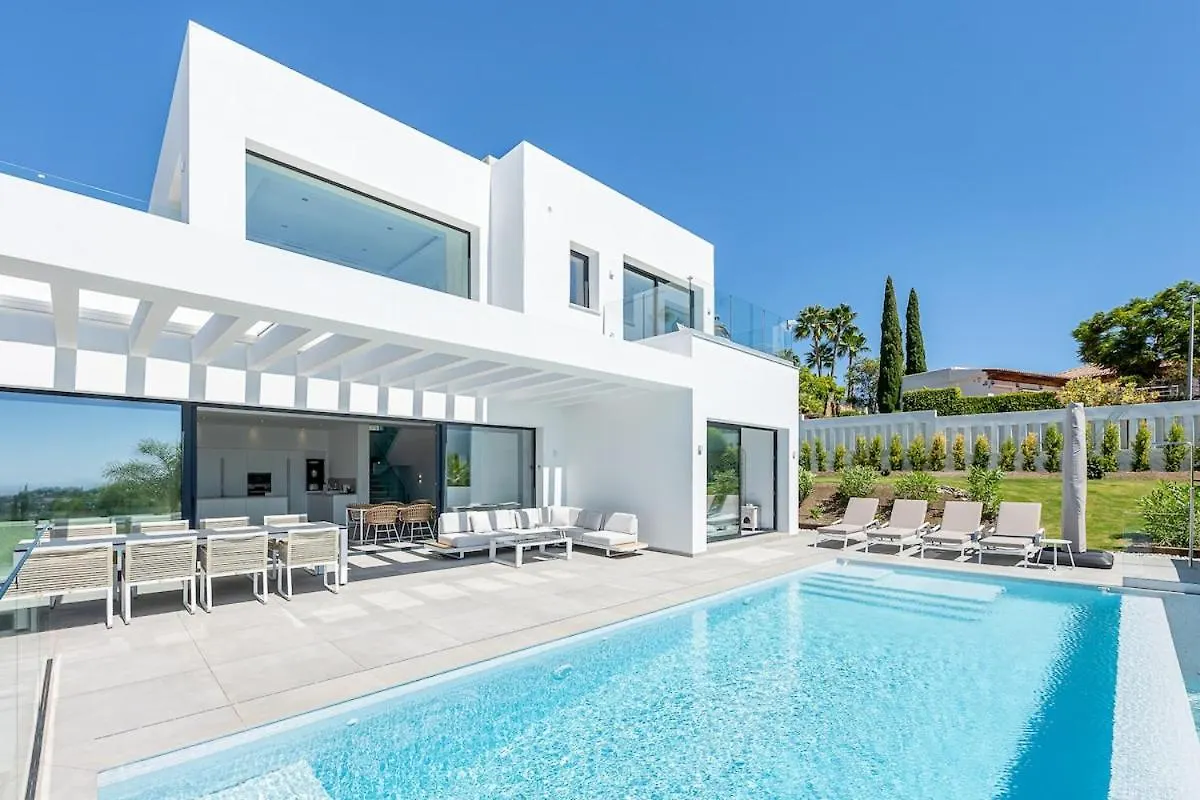 Luxury Holiday Villa With Heated Pool Open Sea Views Estepona